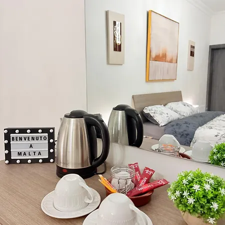 Quarto em Acomodações Particulares In Sliema's Heart *